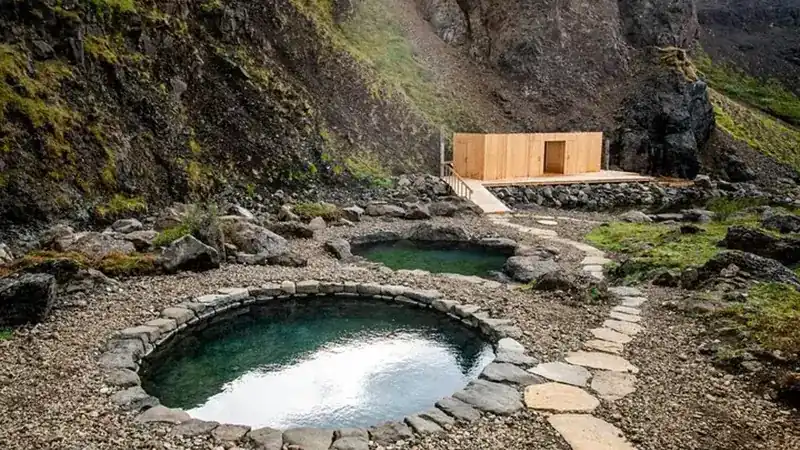 Húsafell Canyon hot spring baths