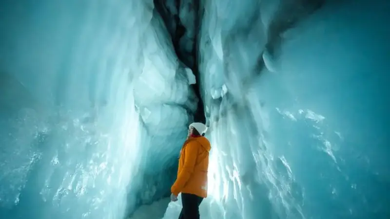 Langjökull Glacier ice tunnel, from Húsafell